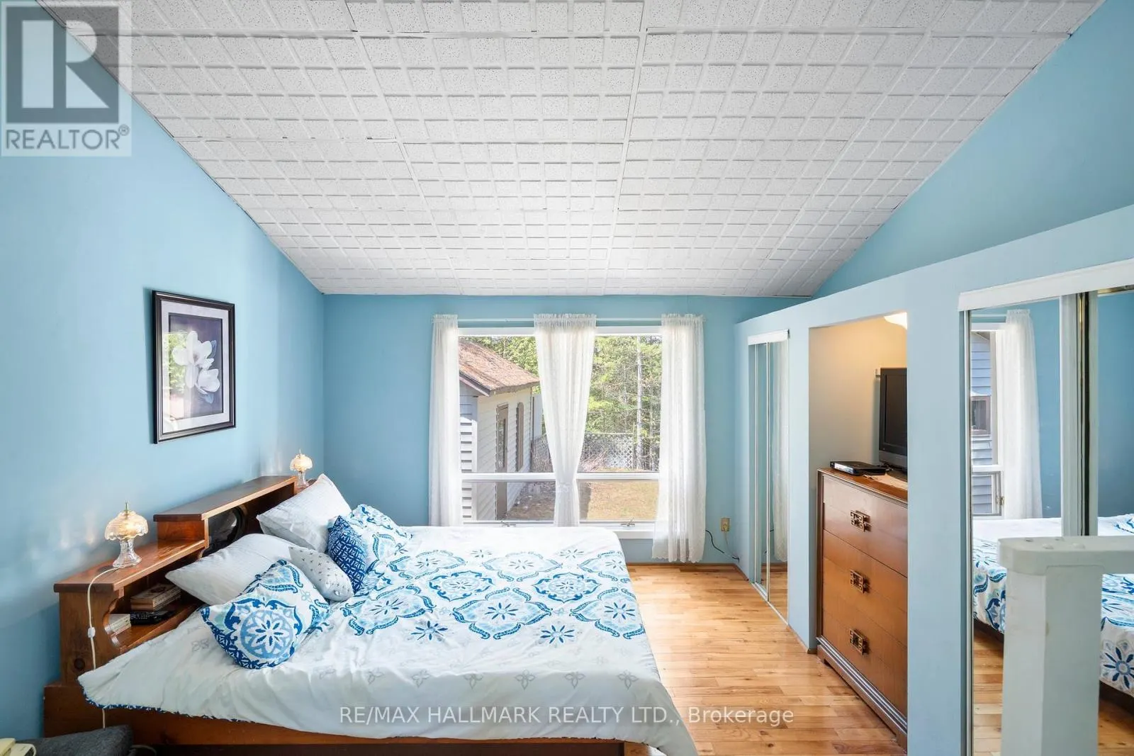 25 LITTLE SILVER LAKE WAY