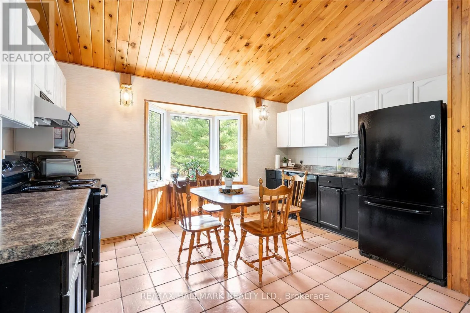 25 LITTLE SILVER LAKE WAY