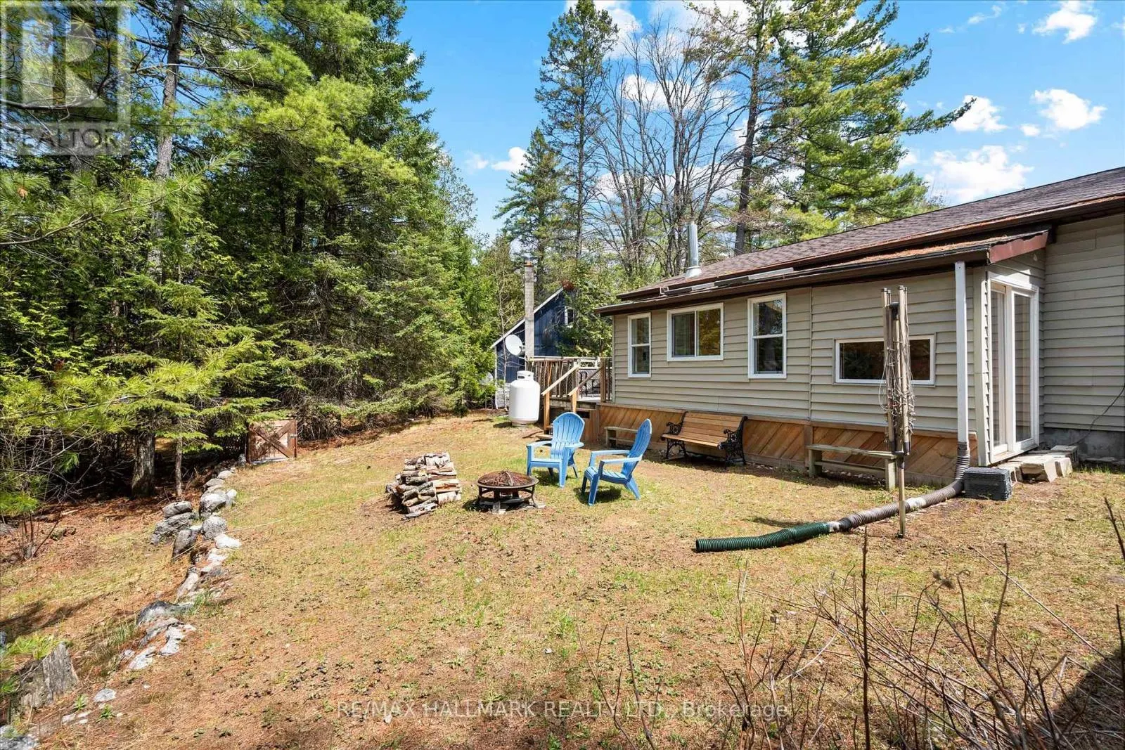25 LITTLE SILVER LAKE WAY
