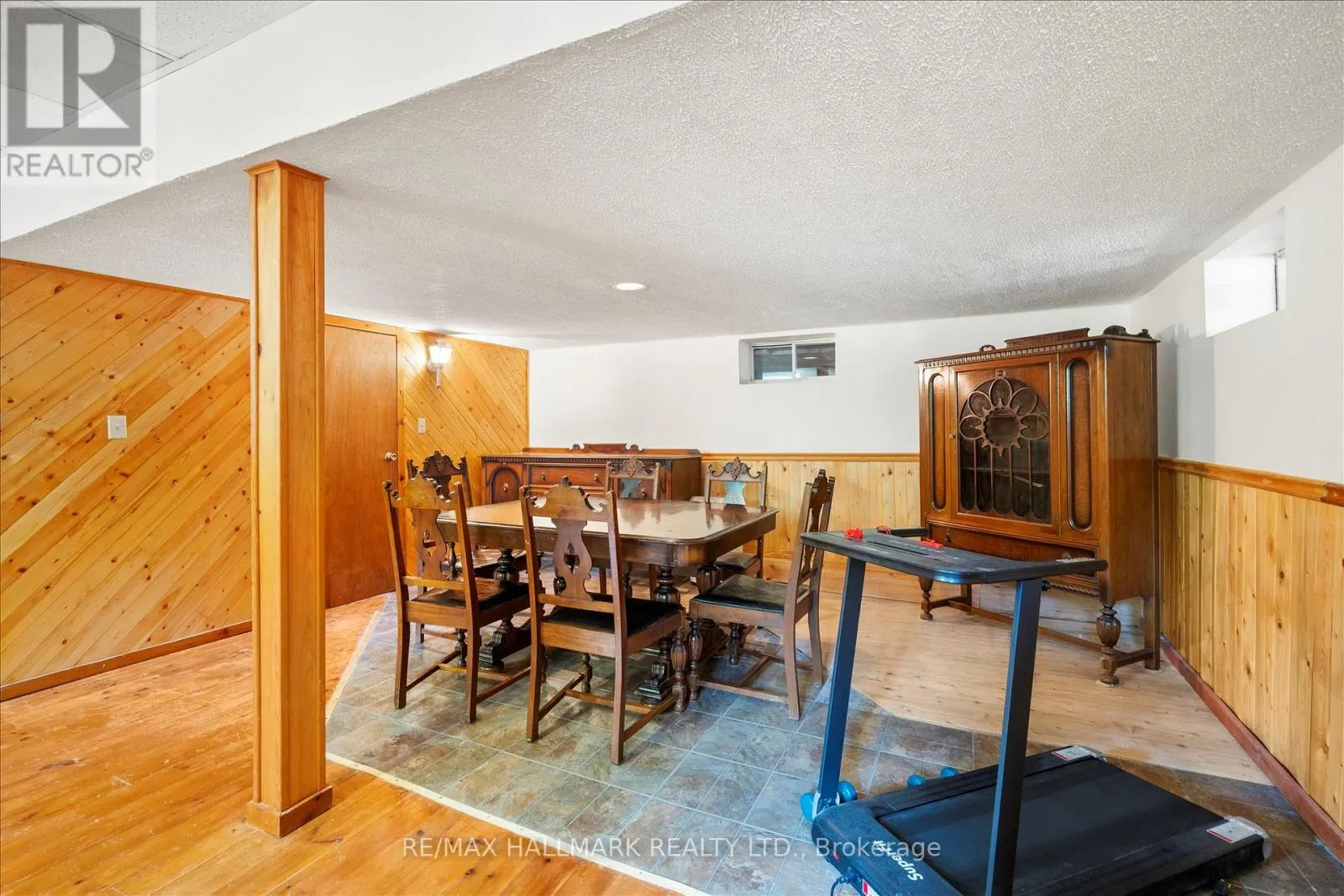 25 LITTLE SILVER LAKE WAY