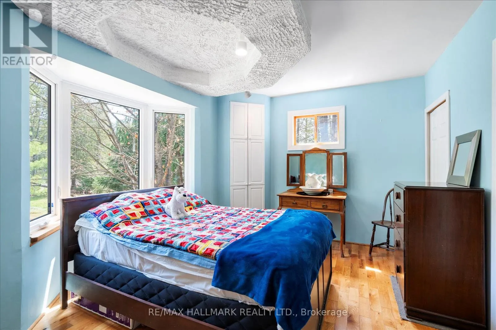 25 LITTLE SILVER LAKE WAY