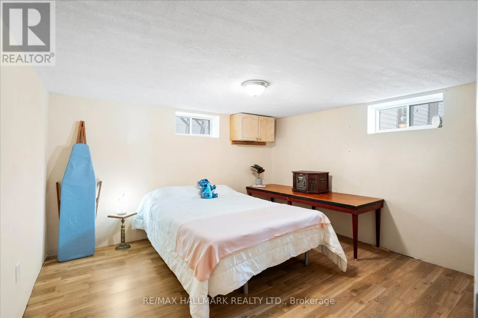 25 LITTLE SILVER LAKE WAY