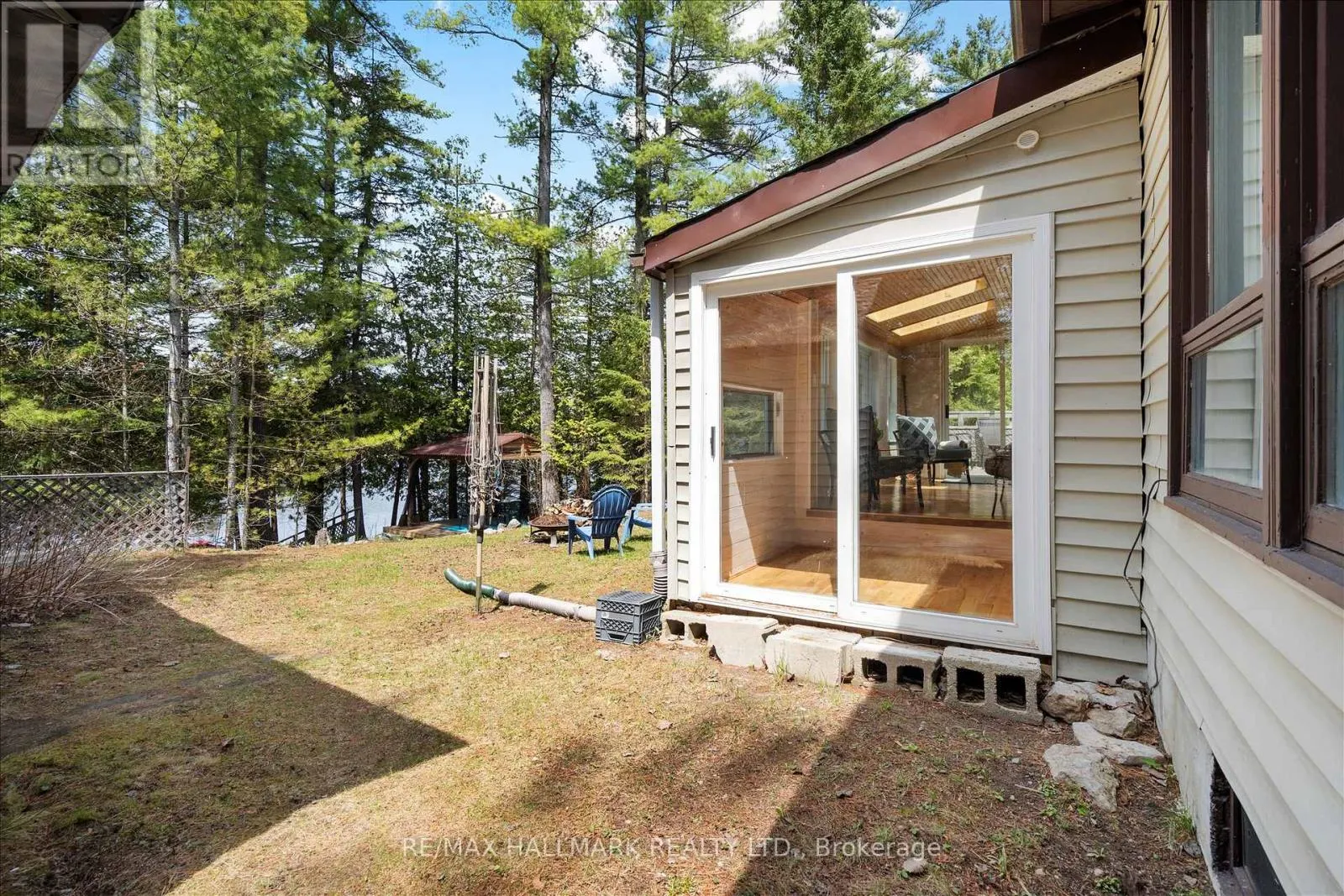25 LITTLE SILVER LAKE WAY