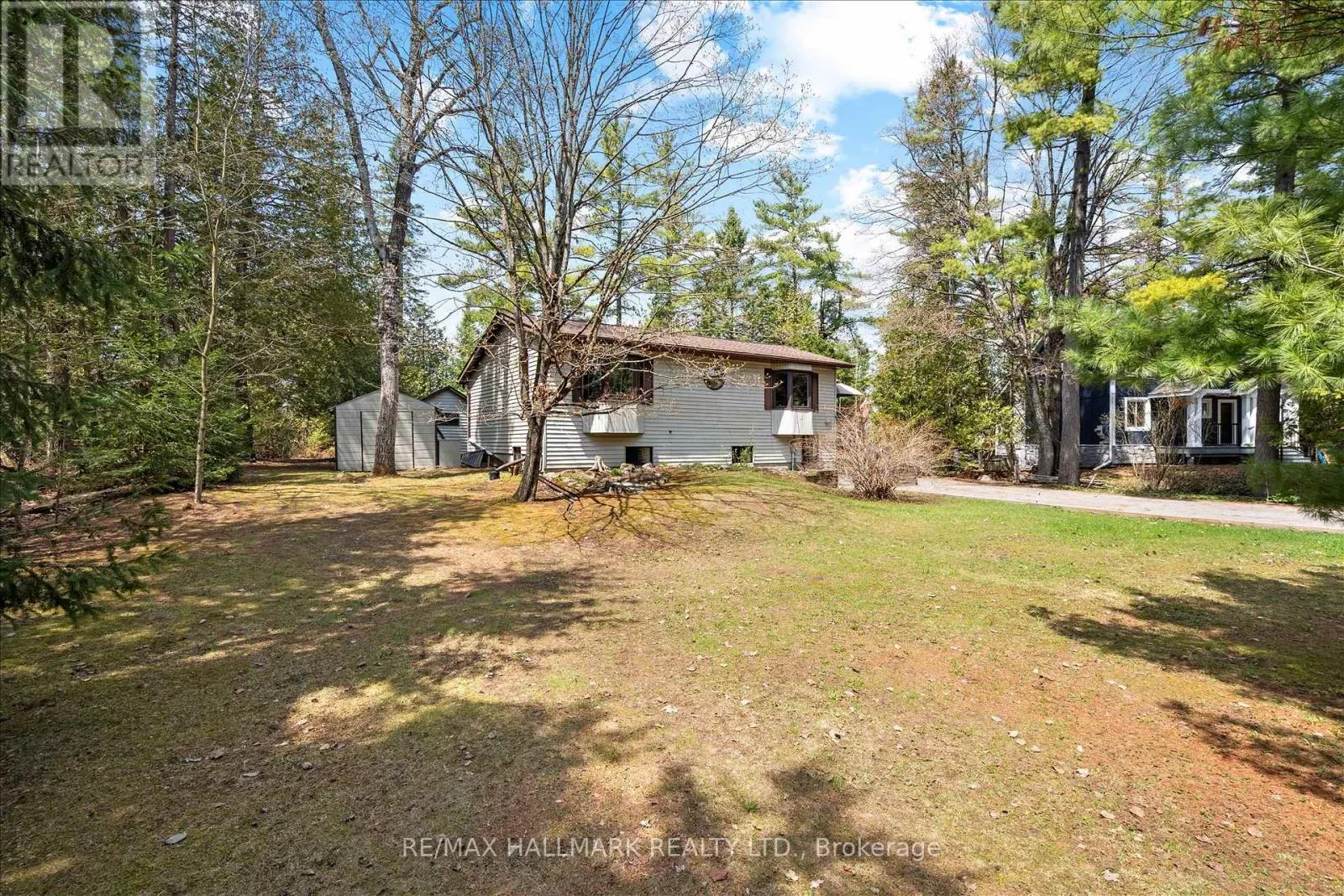 25 LITTLE SILVER LAKE WAY