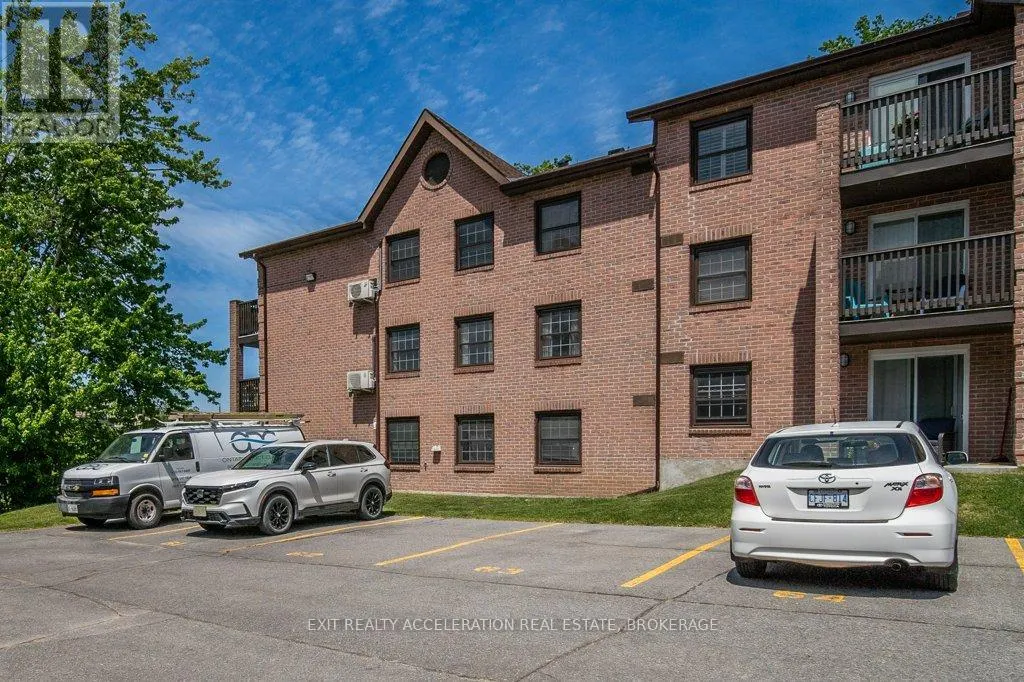 103 - 11 CENTRE STREET S #103