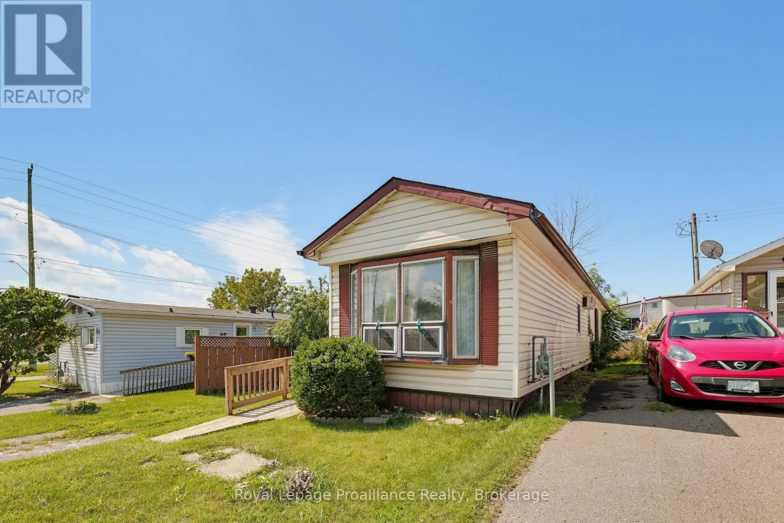 5 KENNETH BOULEVARD