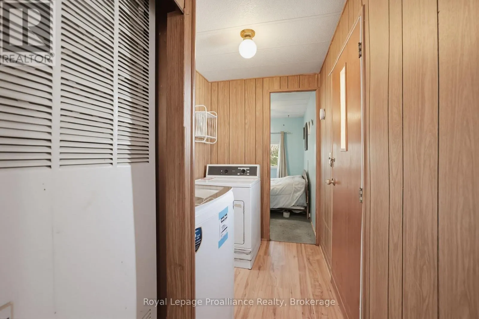 5 KENNETH BOULEVARD
