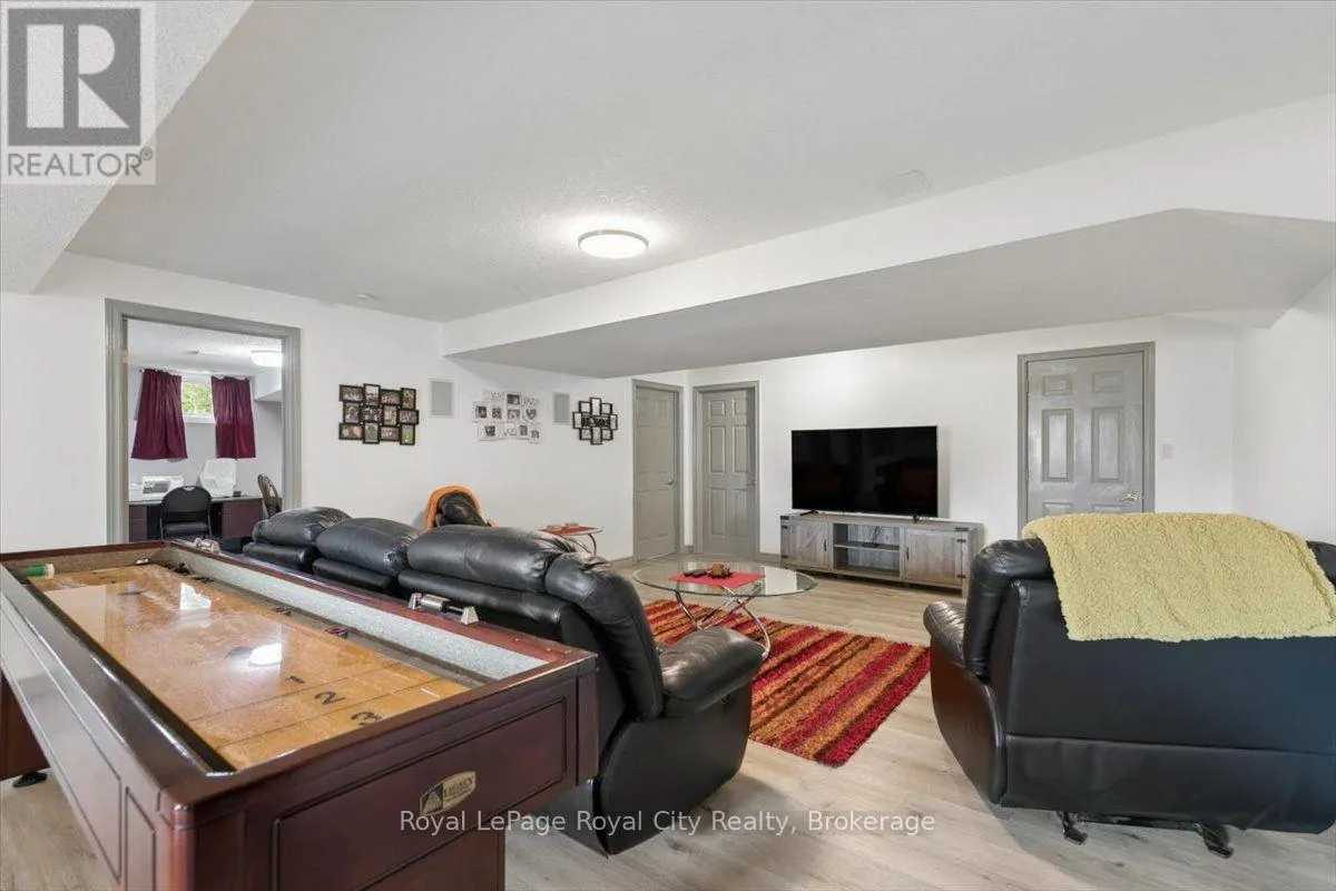 26 BRIDLE PATH