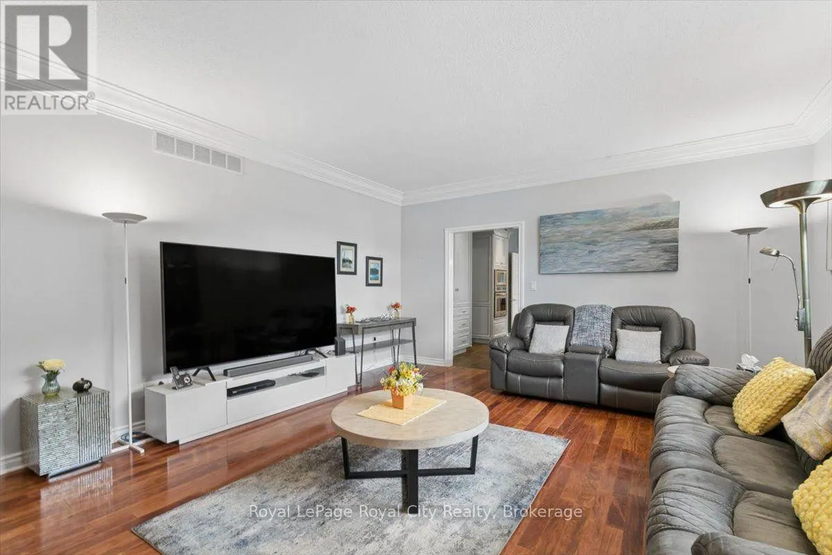 26 BRIDLE PATH