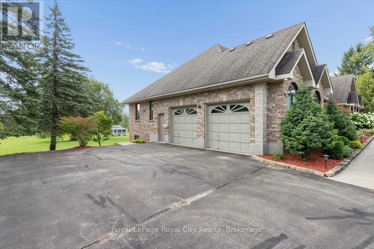 26 BRIDLE PATH