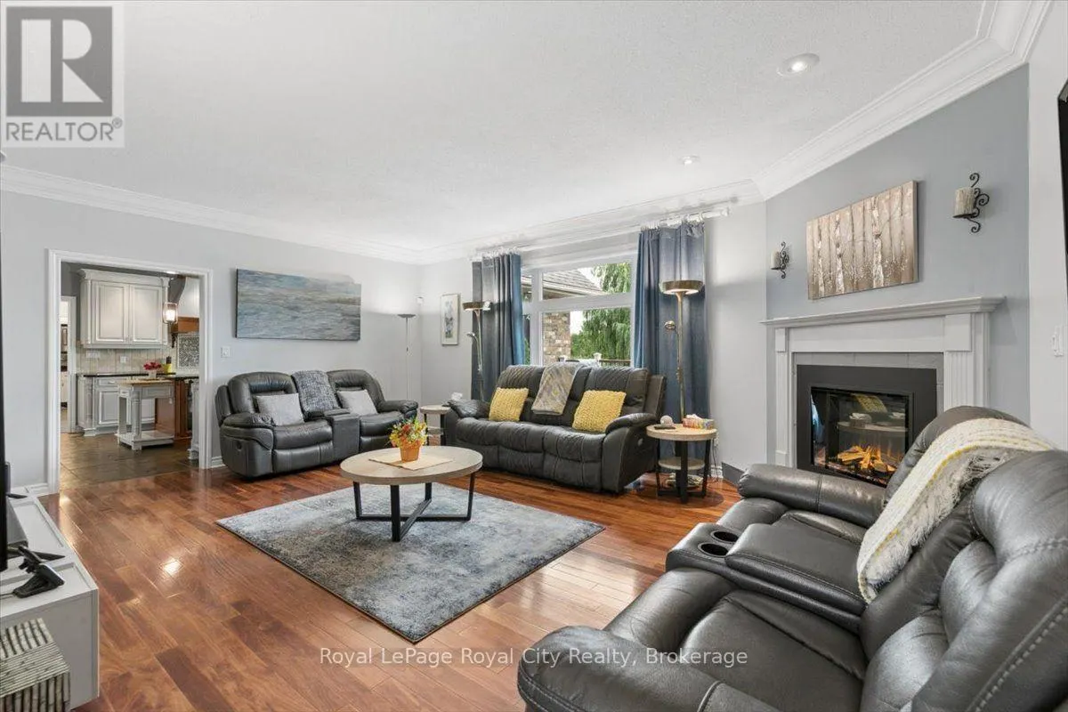 26 BRIDLE PATH