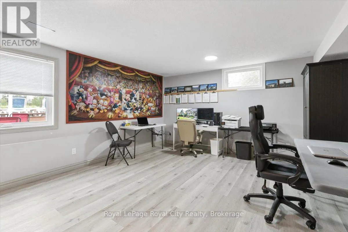 26 BRIDLE PATH