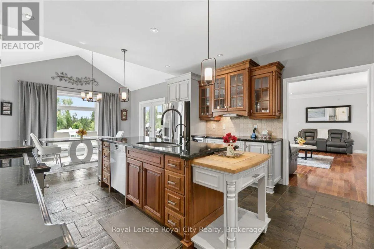 26 BRIDLE PATH