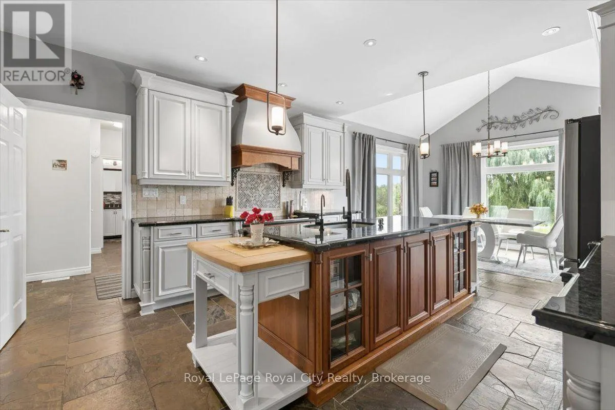 26 BRIDLE PATH