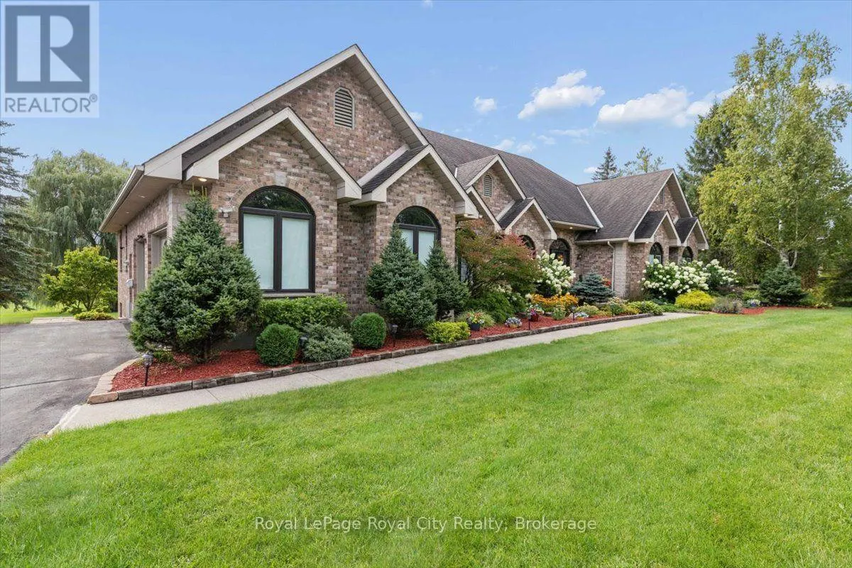 26 BRIDLE PATH