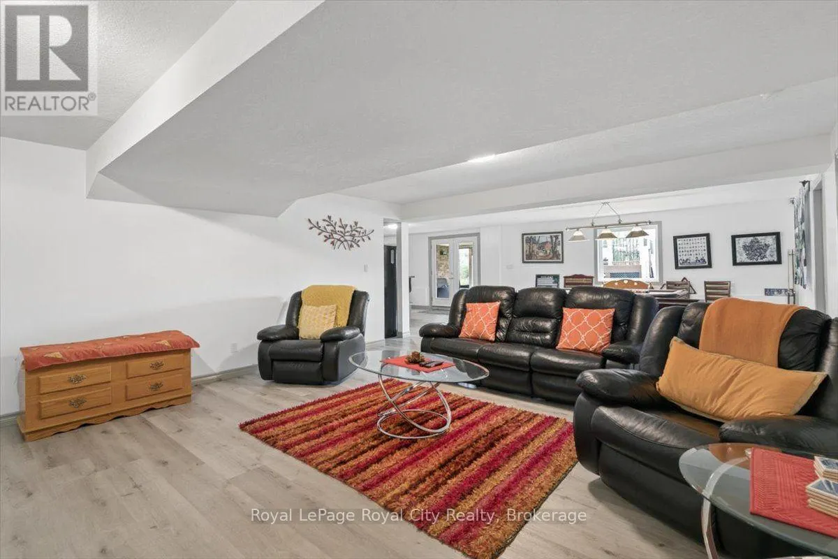 26 BRIDLE PATH