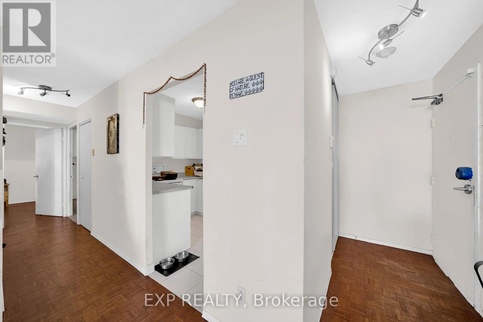 1002 - 475 LAURIER AVENUE W