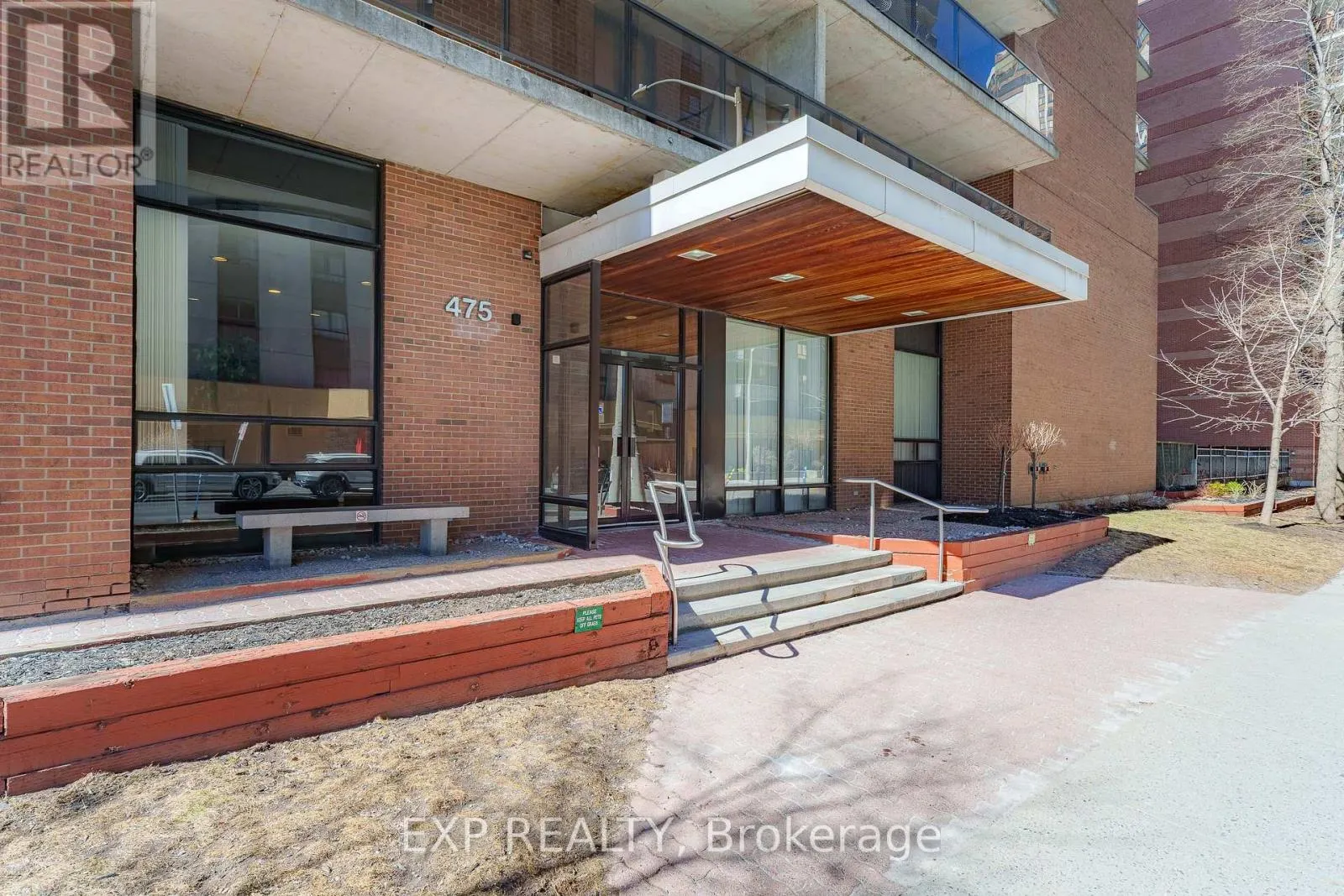 1002 - 475 LAURIER AVENUE W