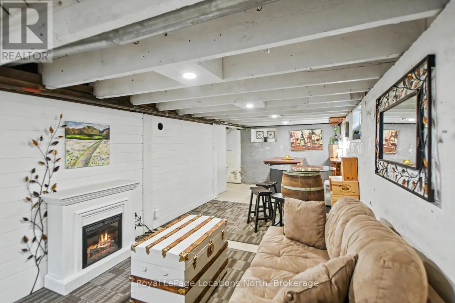 135 MARSHALL STREET E