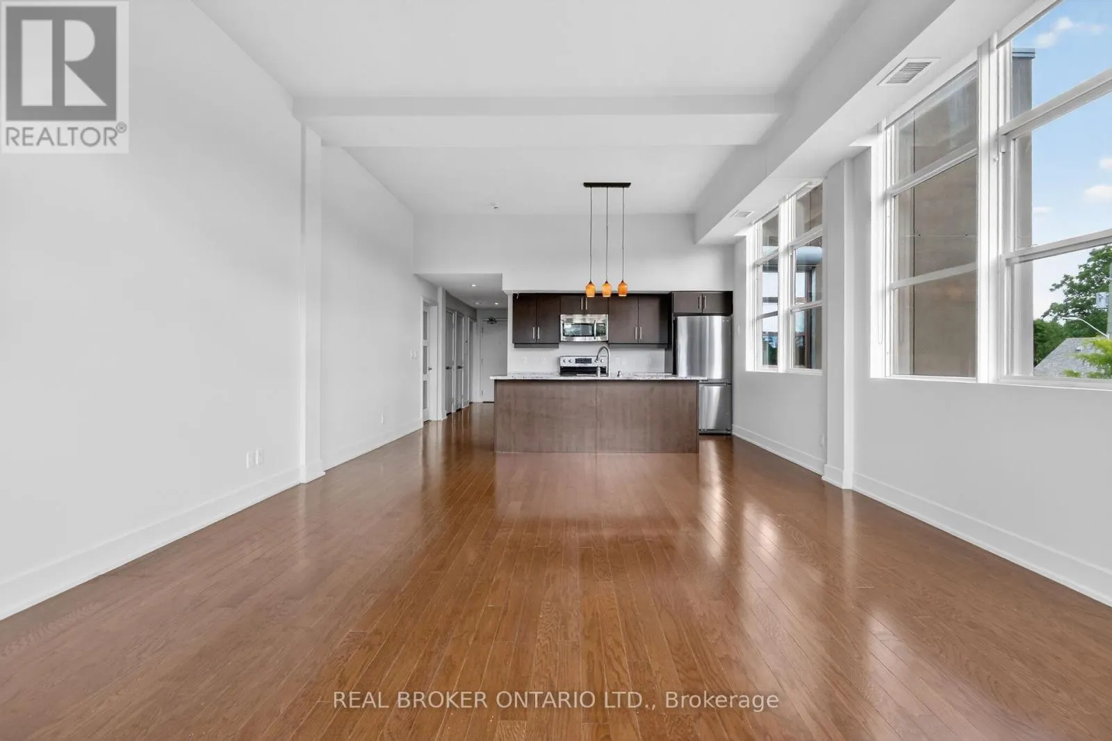 207 - 345 ST DENIS STREET