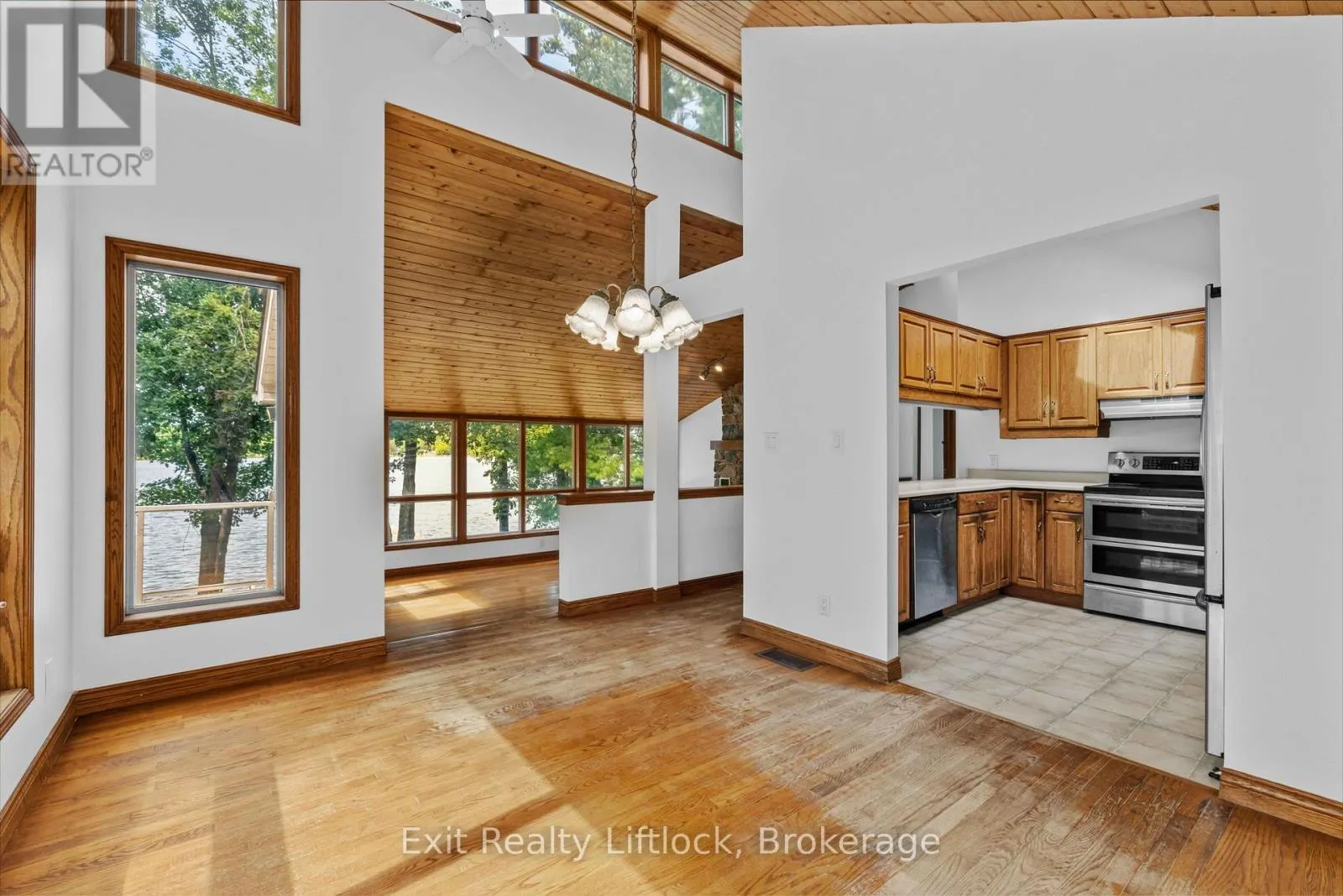 3262 BUCKHORN LANE