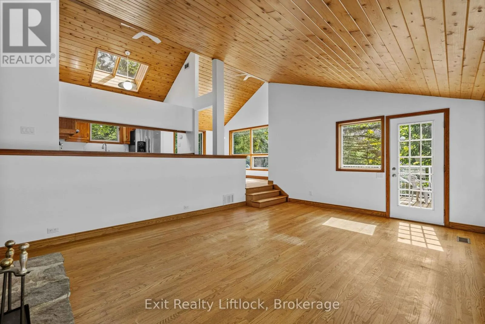 3262 BUCKHORN LANE