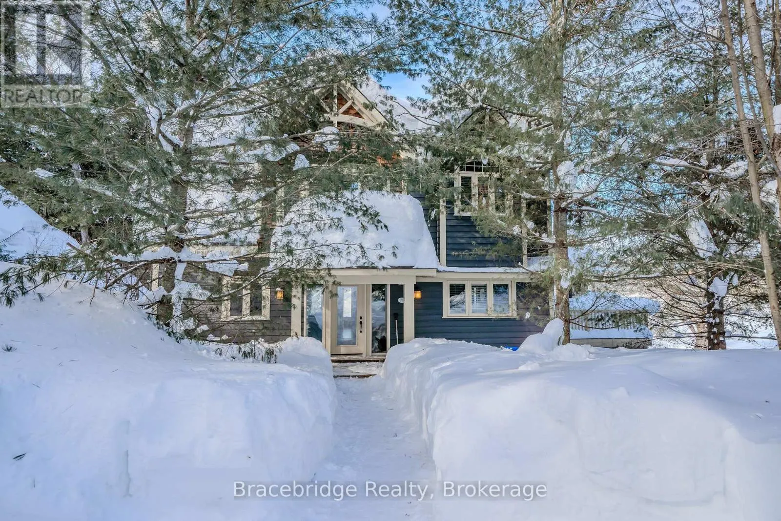 WATER'S EDGE W1 - 3876 MUSKOKA RD 118 HIGHWAY W