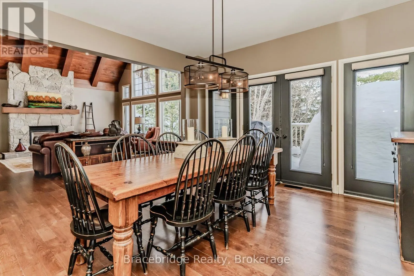 WATER'S EDGE W1 - 3876 MUSKOKA RD 118 HIGHWAY W