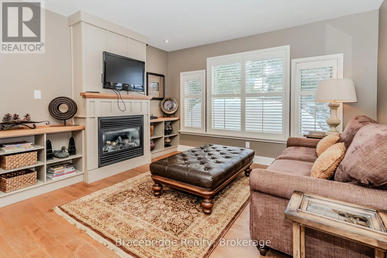 WATER'S EDGE W1 - 3876 MUSKOKA RD 118 HIGHWAY W