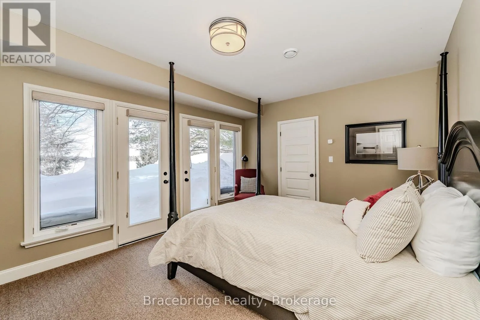 WATER'S EDGE W1 - 3876 MUSKOKA RD 118 HIGHWAY W