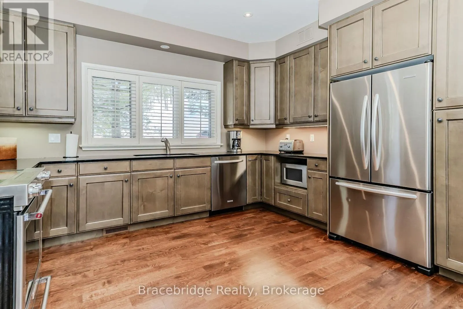 WATER'S EDGE W1 - 3876 MUSKOKA RD 118 HIGHWAY W