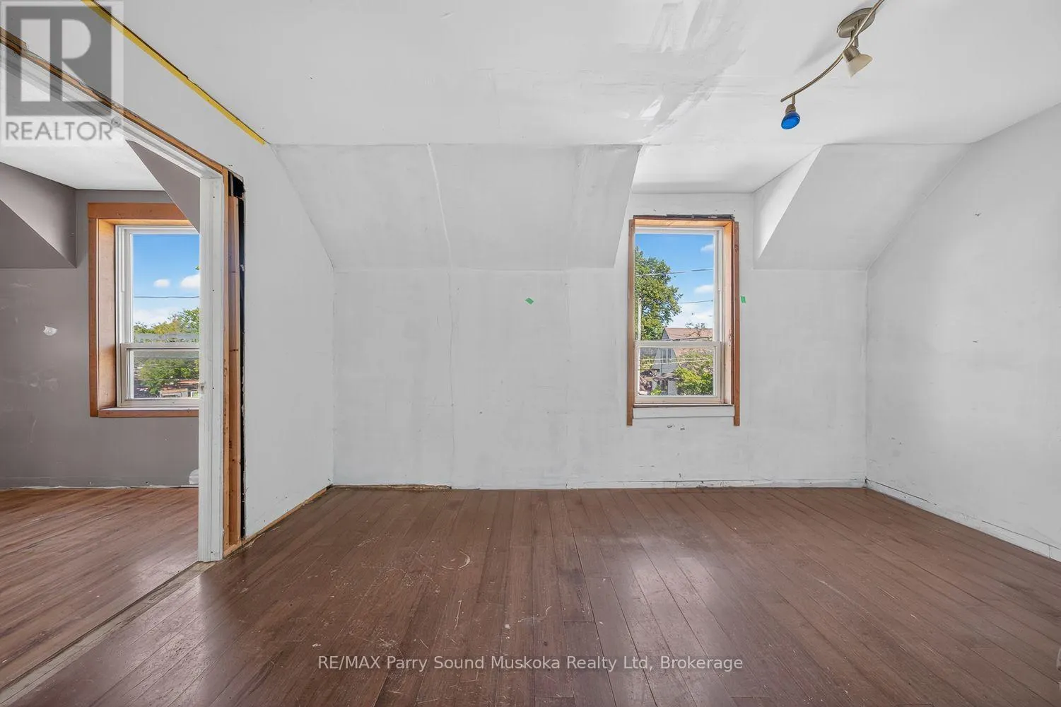 5 WAKEFIELD STREET