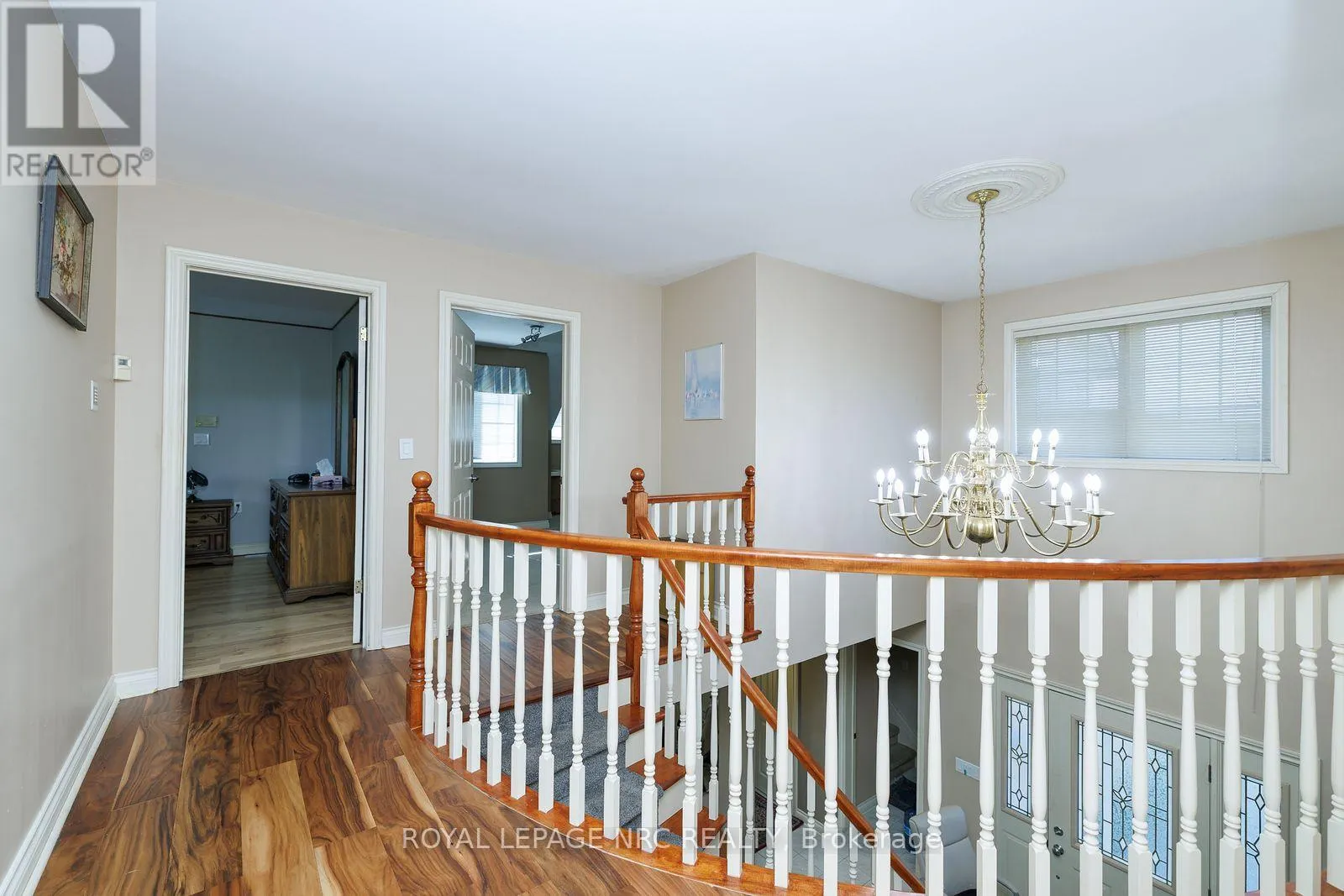 21 ELMVALE CRESCENT