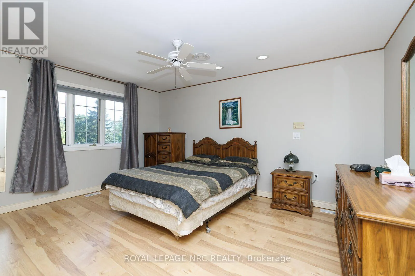 21 ELMVALE CRESCENT