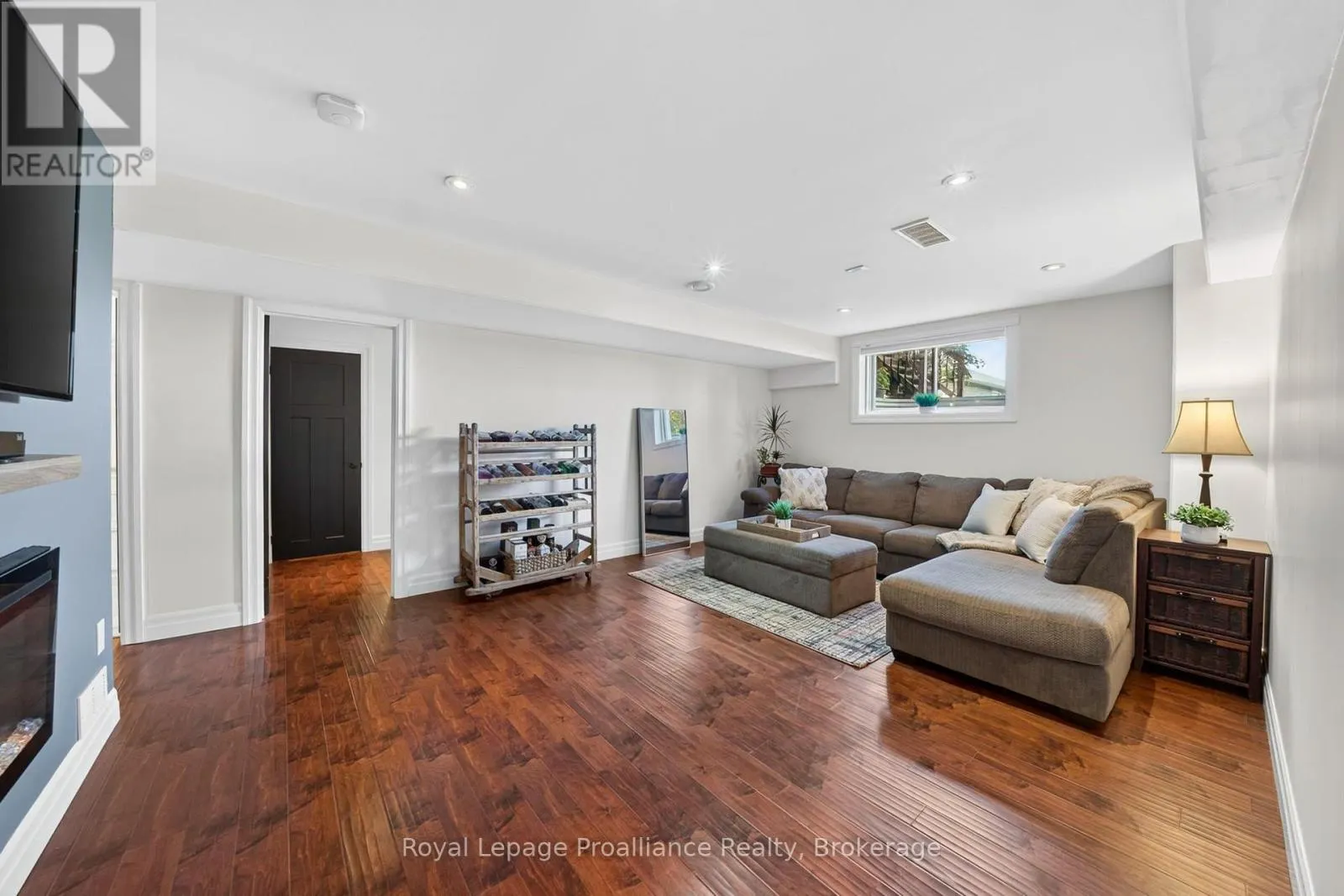 16 BUTTERNUT COURT