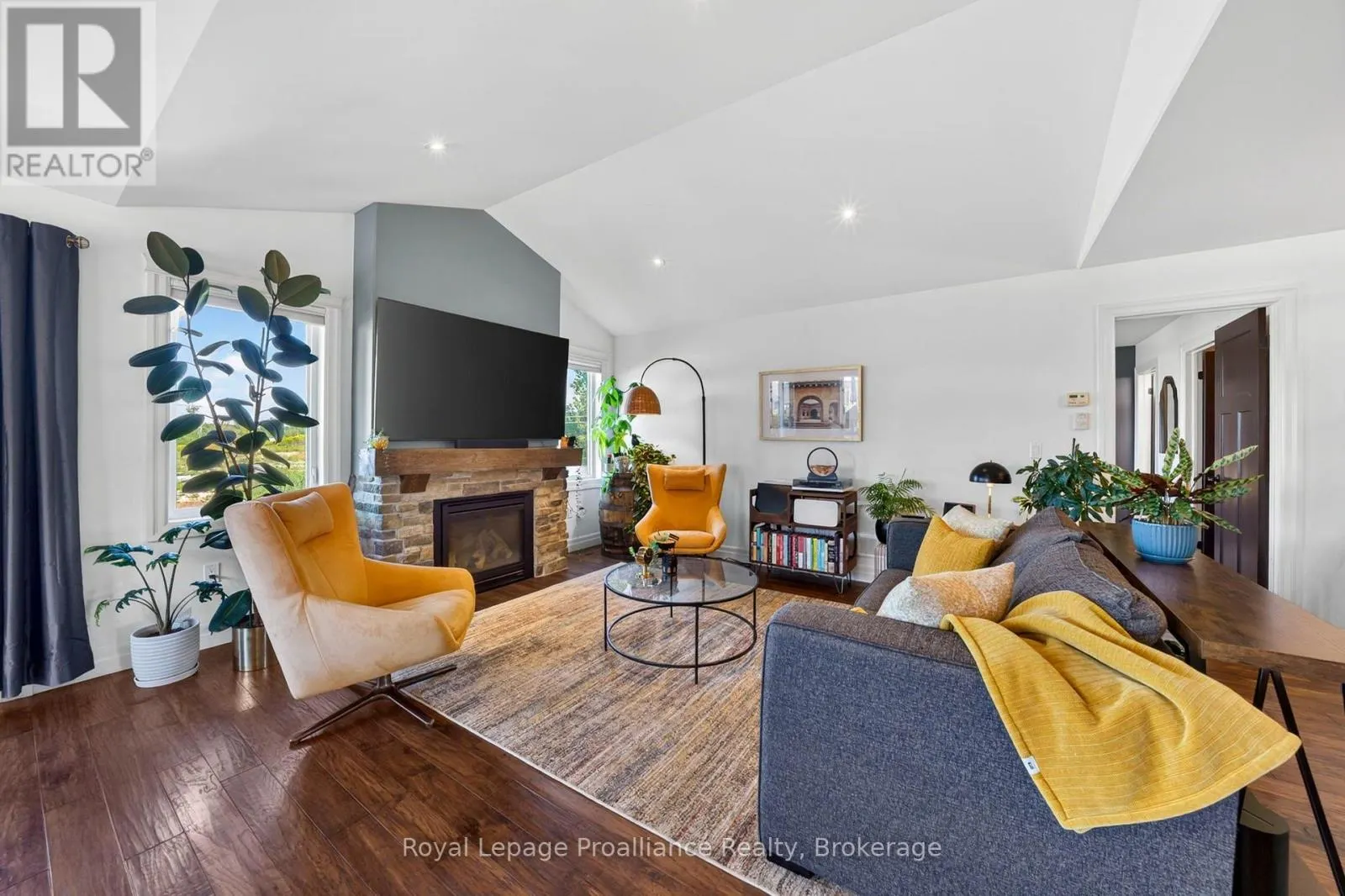 16 BUTTERNUT COURT