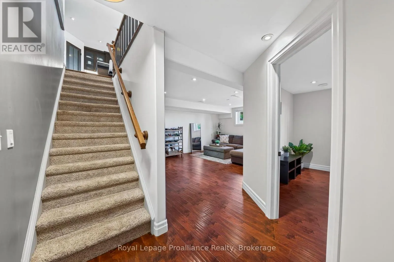 16 BUTTERNUT COURT