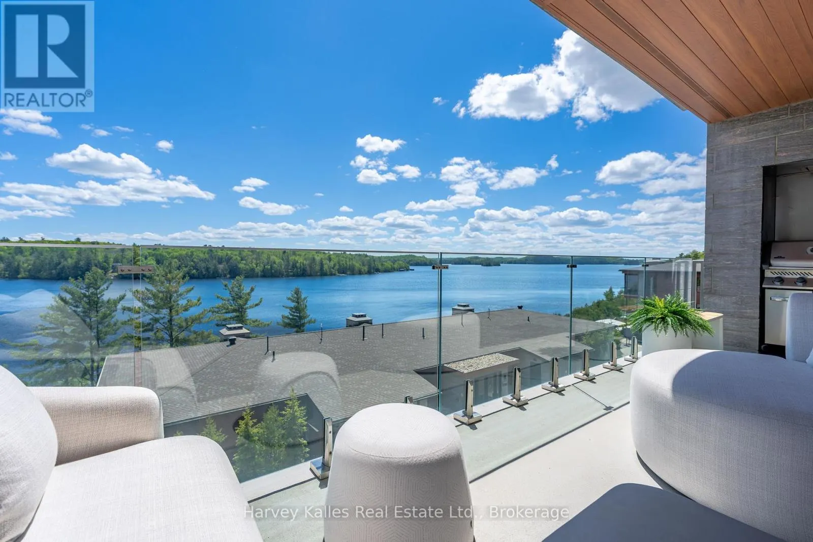 211 - 727 GRANDVIEW DRIVE #211