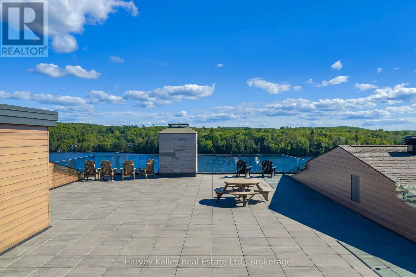 211 - 727 GRANDVIEW DRIVE #211