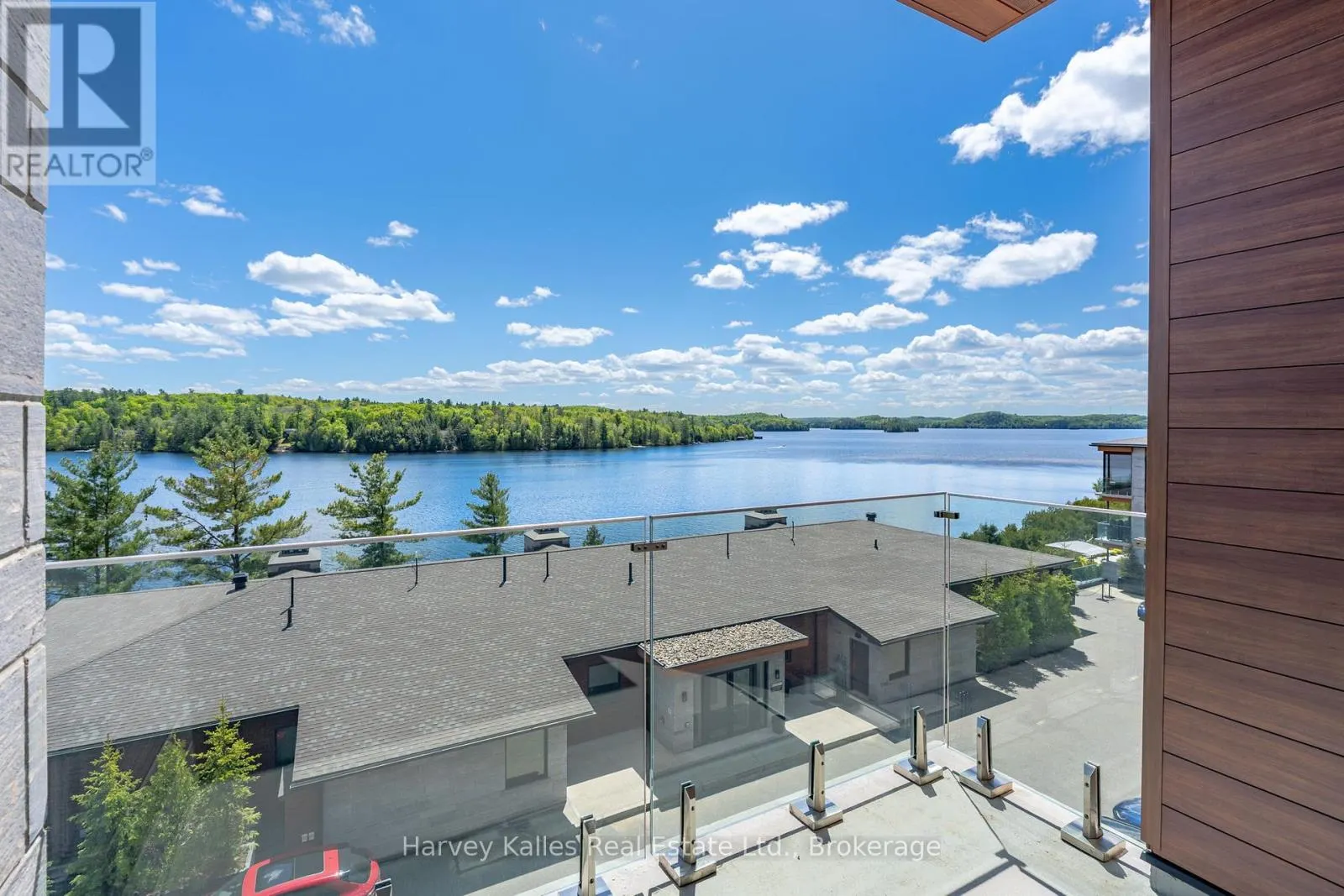 211 - 727 GRANDVIEW DRIVE #211