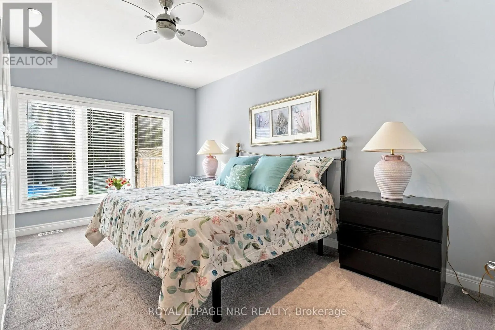 19 STONERIDGE CRESCENT