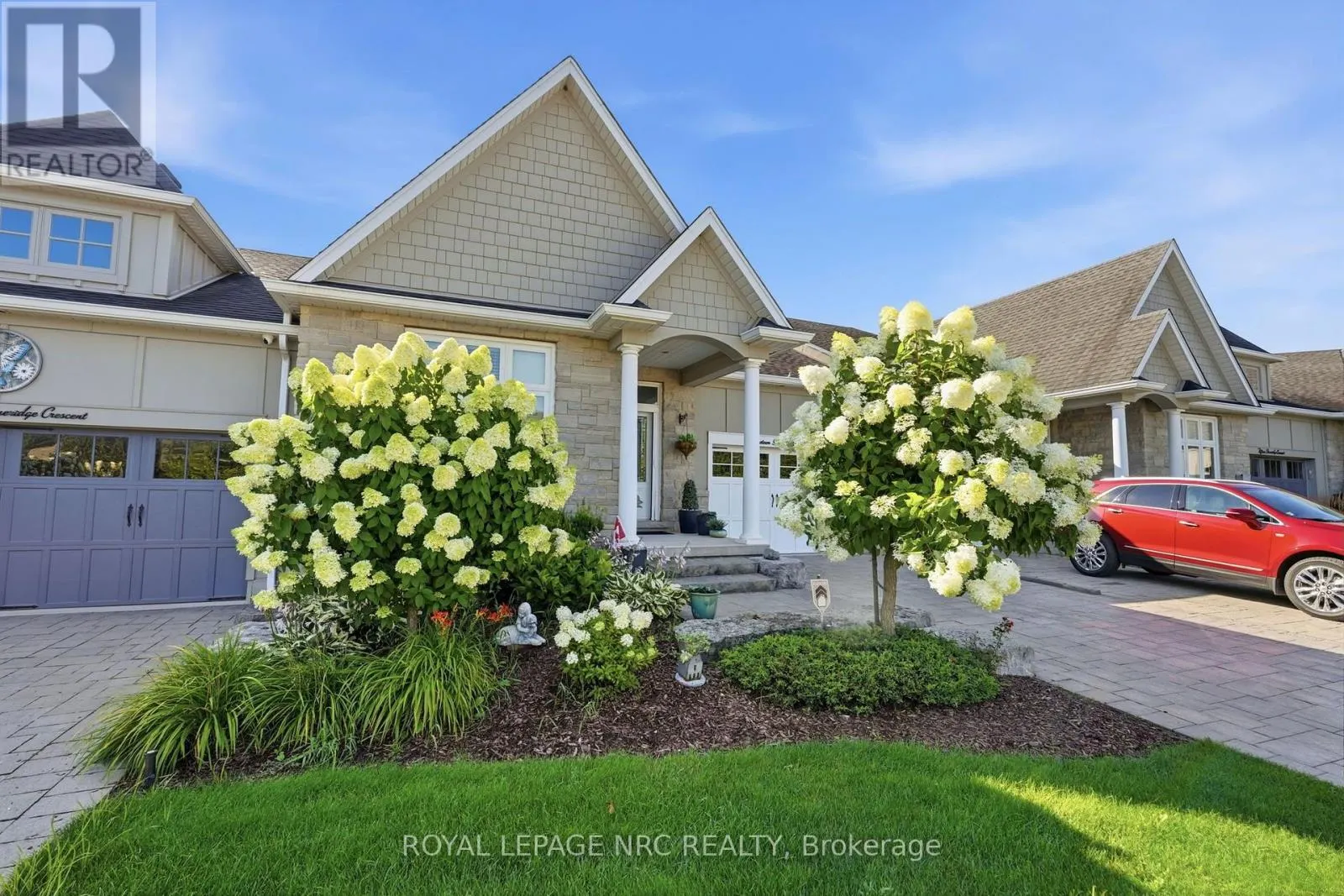 19 STONERIDGE CRESCENT