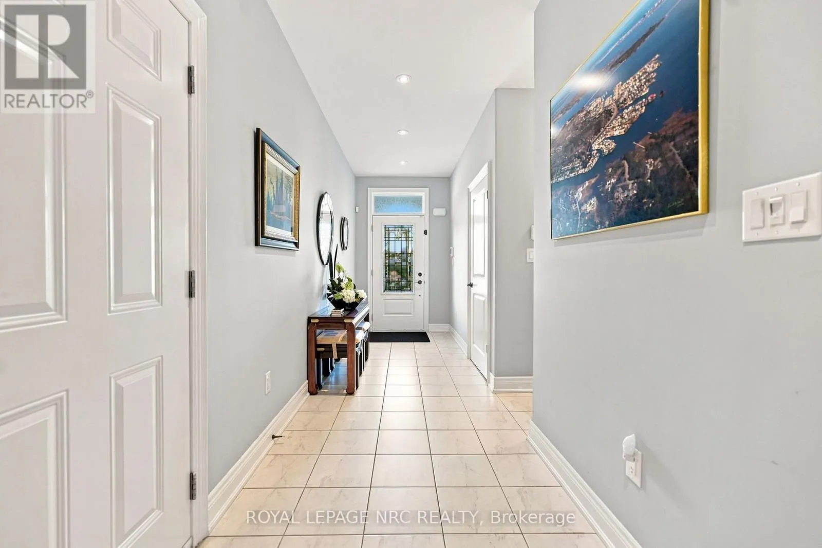 19 STONERIDGE CRESCENT