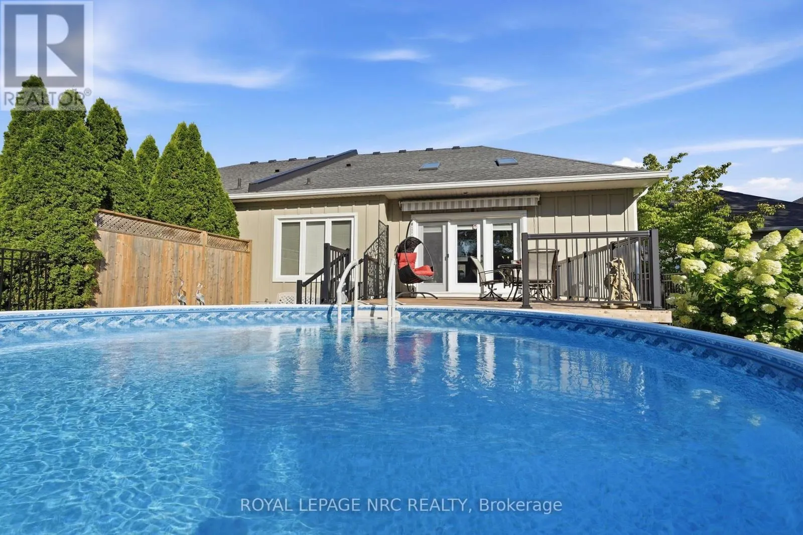 19 STONERIDGE CRESCENT