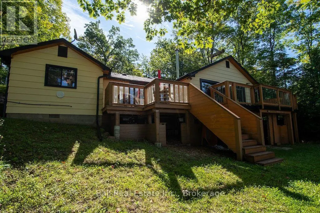 3272 BUCKHORN LANE N