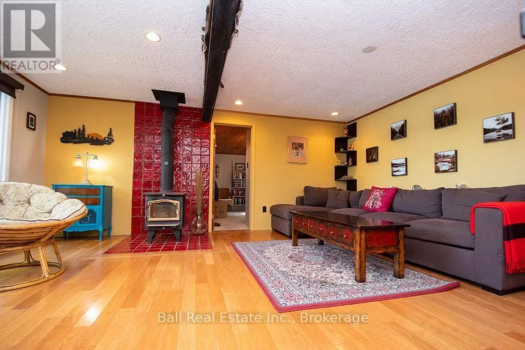 3272 BUCKHORN LANE N