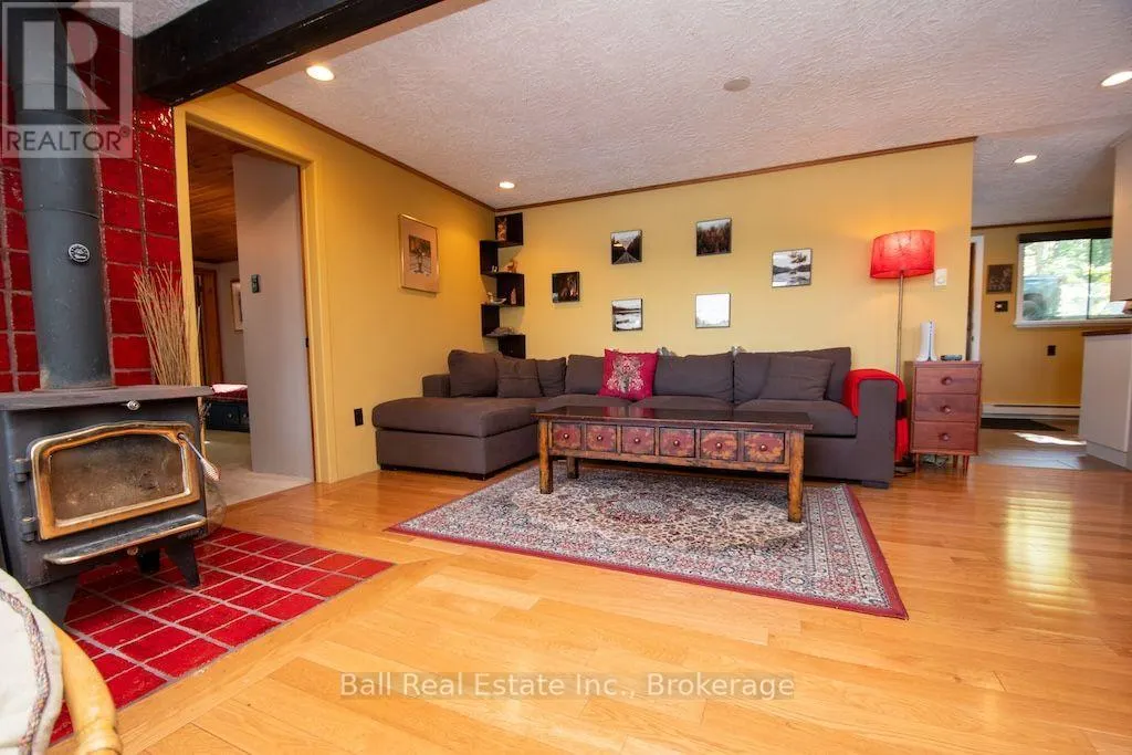 3272 BUCKHORN LANE N