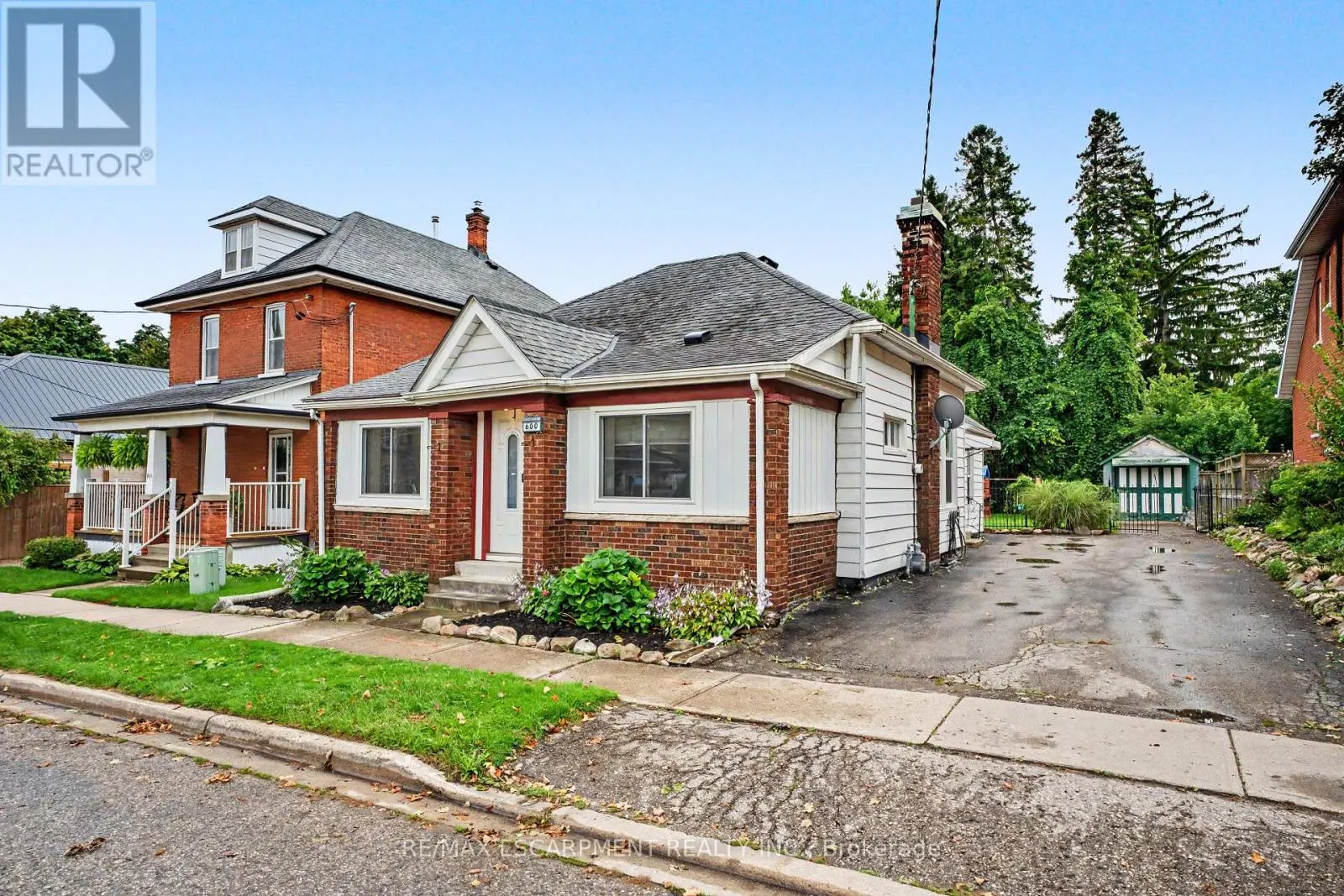 600 PEEL STREET