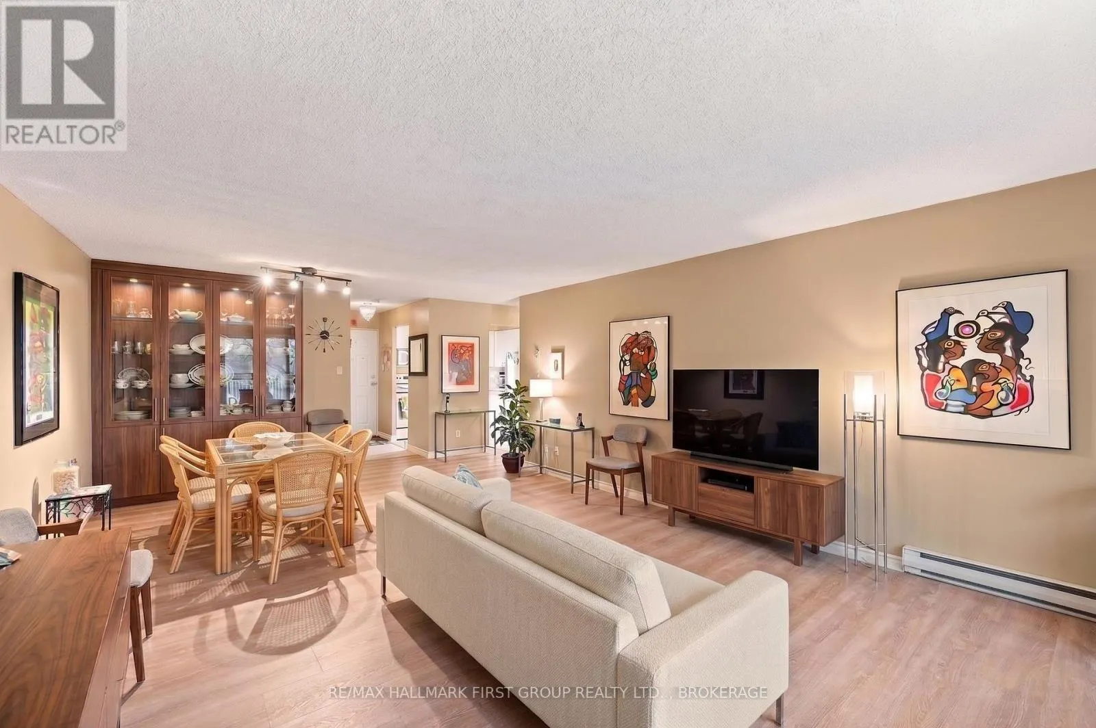 204 - 14 GREENVIEW DRIVE #204