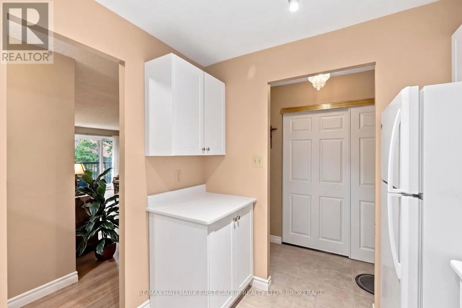 204 - 14 GREENVIEW DRIVE #204